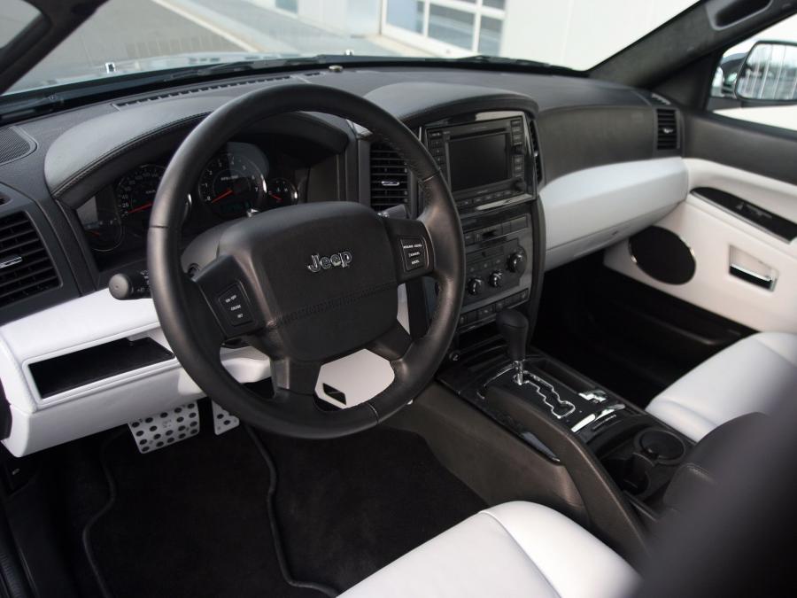  Jeep Grand Cherokee by Startech 2005 года  (фото 6 из 12)
